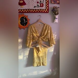 Yellow Flowery Crop & Skirt Set🌼